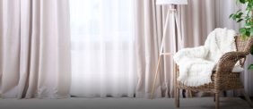 دليلك لاختيار أنواع الستائر المثالية: الخامات، الألوان، والتصاميم