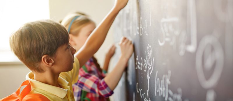 المدارس البريطانية في العين: تعرف على الخيارات الأفضل لأبنائك