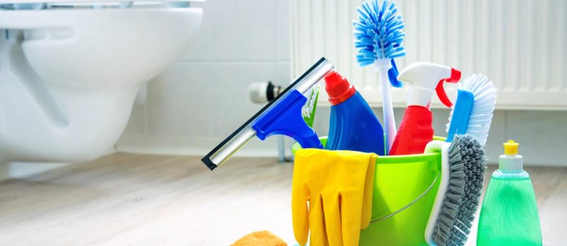 تنظيف بلاط الحمام: طرق مبتكرة لحمام نظيف وصحي