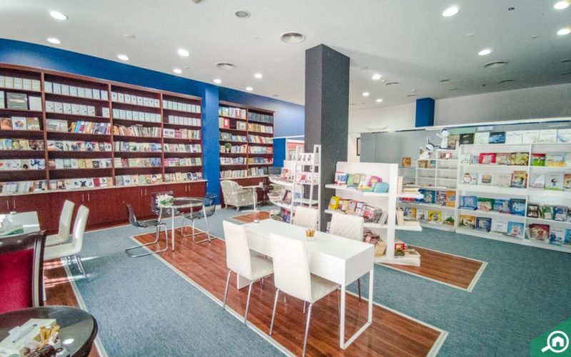 مراجعة شاملة: مقاهي الكتب في دبي وأهم ما يميزها