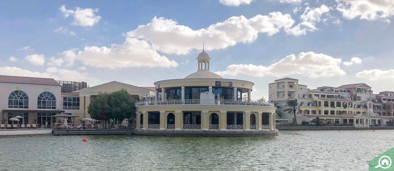 موقع استراتيجي ومستقبل واعد: اكتشف السكن في مجمع دبي للاستثمار