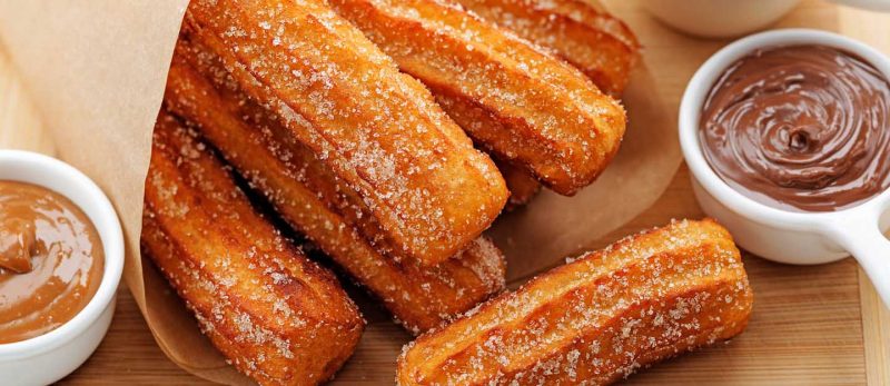 أفضل محلات تشوروز أبوظبي: النكهات الإسبانية الأصيلة