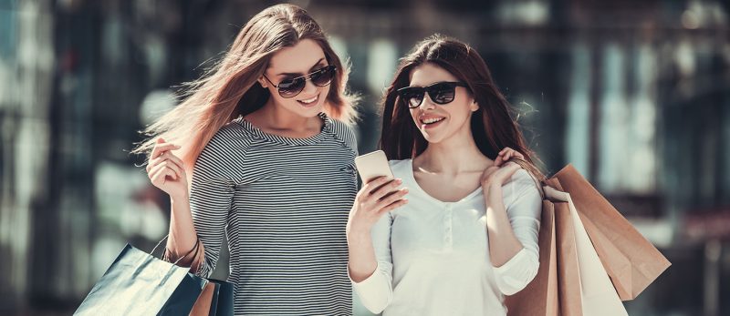 كل ما تحتاجه في مكان واحد: محلات سنشري مول الفجيرة