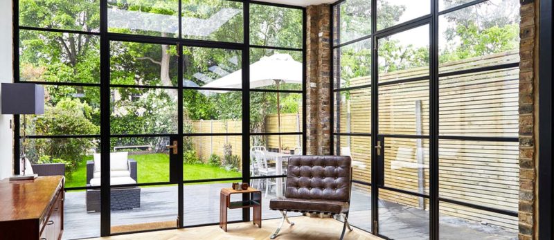 الزجاج في الديكور: دليل شامل بالصور والأنواع والاستخدامات