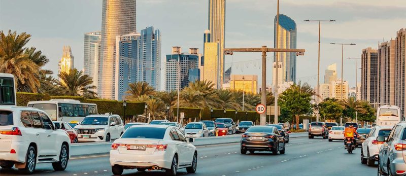 نظام درب أبوظبي: كيف تساهم في تقليل الازدحام المروري؟