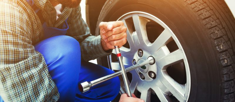 تبديل الإطارات في الشارقة: دليل شامل للخدمات والأسعار