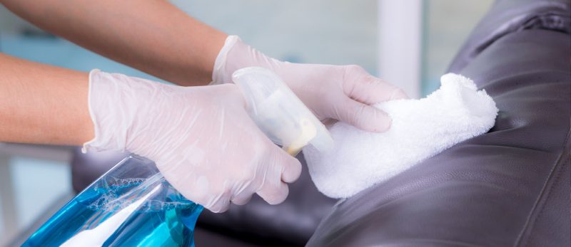 أفكار مبتكرة لتنظيف الكنب الجلد وتجديده