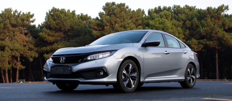 مكاتب تأجير السيارات في الفجيرة: دليل لأفضل الخيارات