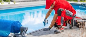 شركات صيانة المسابح في أبوظبي: تقييمات ونصائح