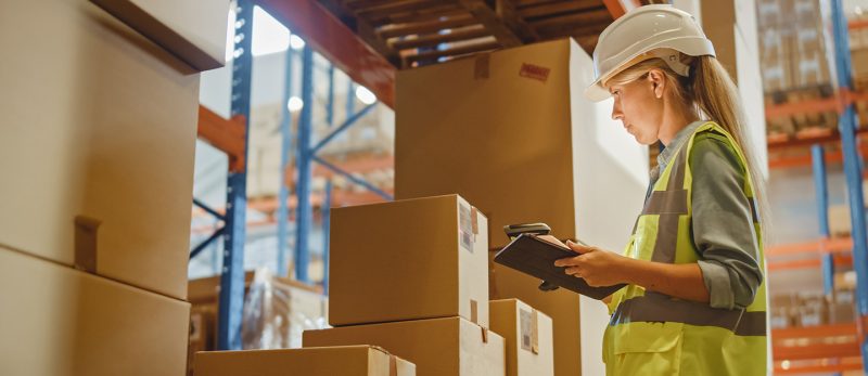 تخزين الأثاث في دبي: دليل المستودعات والخدمات الذاتية