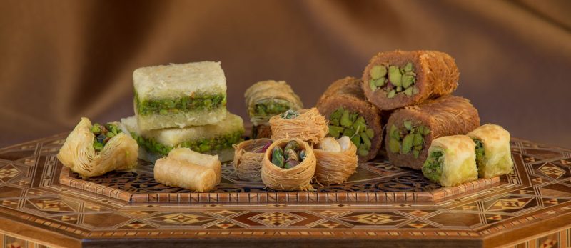 أفضل محلات الحلويات العربية في دبي: جودة ومذاق أصيل