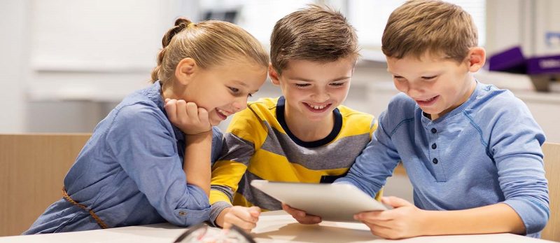 استثمر في تعليم طفلك: أفضل المدارس الأمريكية في أبوظبي