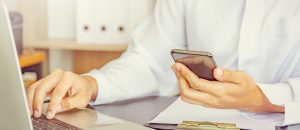 التجارة الإلكترونية في الإمارات: كيف تختار الترخيص المناسب؟