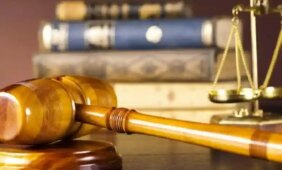 دليل المحاكم: فهم دعوى صحة التوقيع في الإمارات