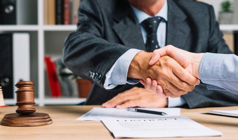 مستقبل الوكالة التجارية في الإمارات: التكيف مع العصر الرقمي والتحديات