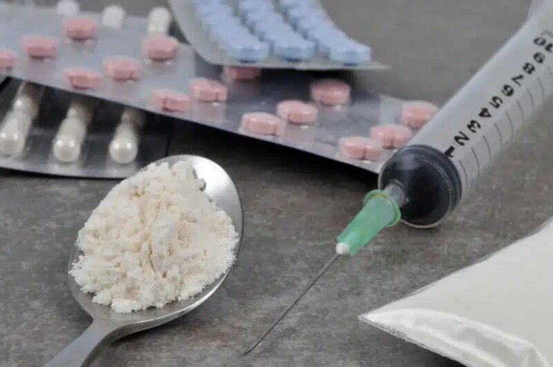 مكافحة إدمان المخدرات: جهود وقائية وعلاجية لحماية الأجيال