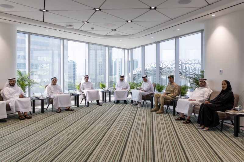 منصور بن محمد يترأس اجتماع اللجنة العليا لإدارة الطوارئ والأزمات والكوارث في دبي