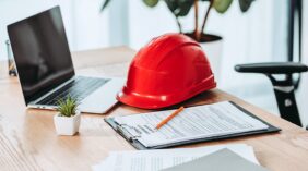 حظر إصدار تصريح عمل جديد في الإمارات: كل ما يخص العمال