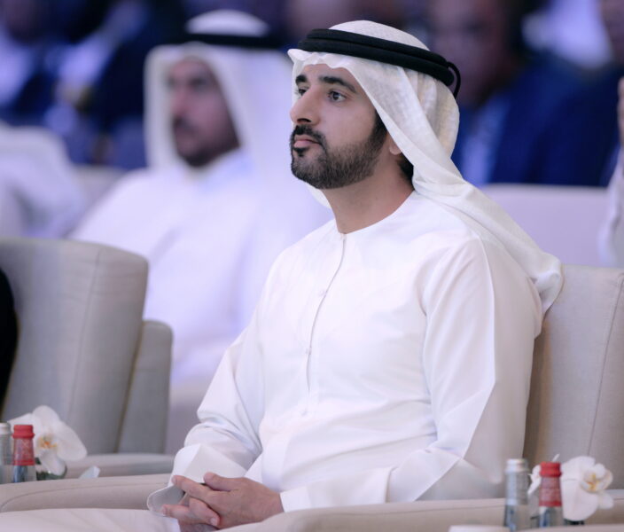 حمدان بن محمد يشهد افتتاح القمة العالمية للمدن في مدينة إكسبو دبي