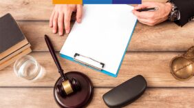 إجراءات دعوى جريمة السب والقذف في الإمارات: دليل المتضرر