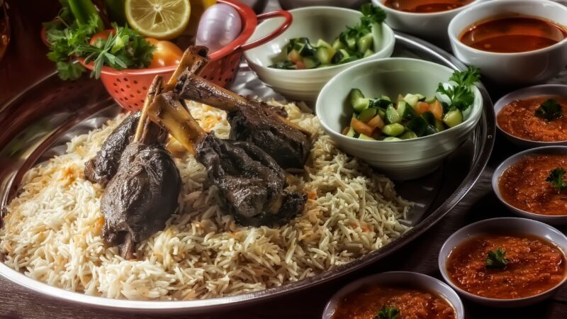 دليل دبي الطهوي: عاصمة النكهات والضيافة العربية الأصيلة