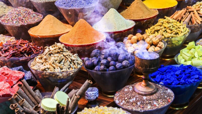 لا تنسى دبي: قائمة بأفضل الهدايا التذكارية من دبي