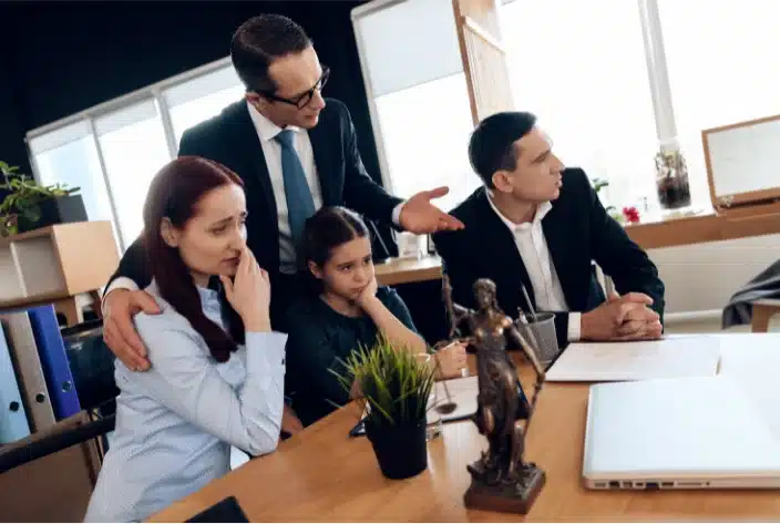 محامي الأحوال الشخصية في الإمارات: حجر الزاوية للعدالة الأسرية المستقرة