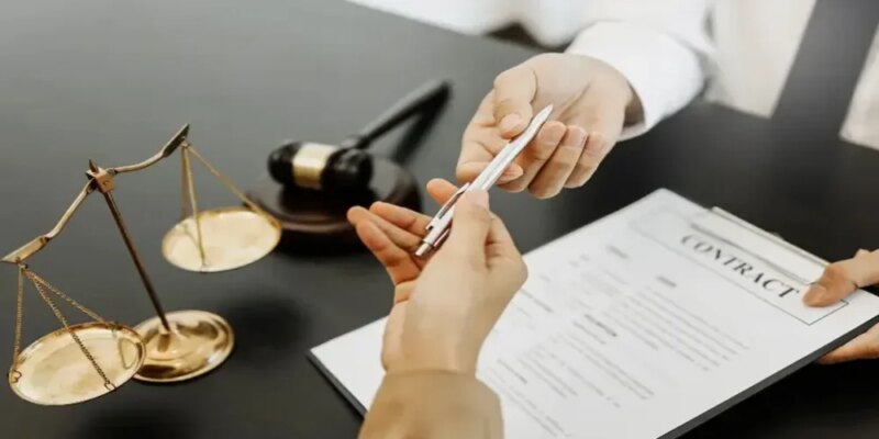 خبراء القانون يوضحون: تفاصيل رفع دعوى مطالبة مالية في الإمارات