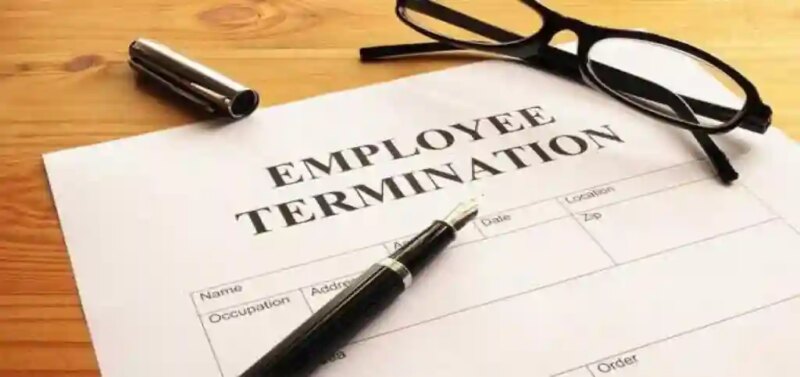 ضمانات ضد الفصل التعسفي: دليل العامل لحماية مستقبله الوظيفي