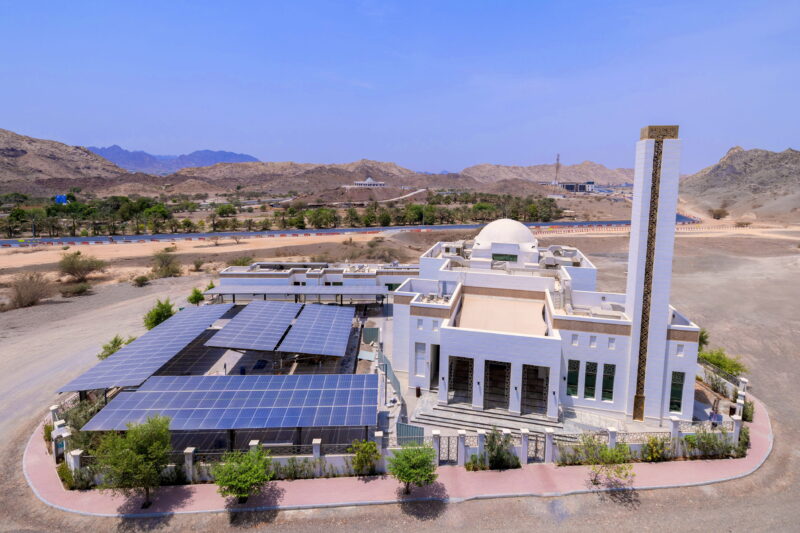 مسجد هيئة كهرباء ومياه دبي في حتا يسجل ثالث أرقامه القياسية العالمية