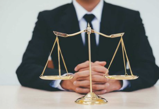 شرح مبسط: اختصاص المحاكم الإماراتية في قضايا الأحوال الشخصية وتطبيقاته