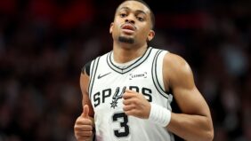 لمسة فنية وراء انتصار سان أنطونيو سبيرز في الـ NBA