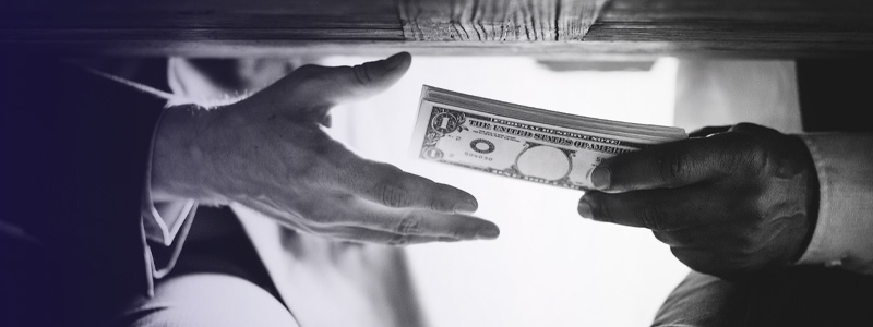 تحليل متعمق لـ مكافحة غسيل الأموال في الإمارات: تحديات وحلول